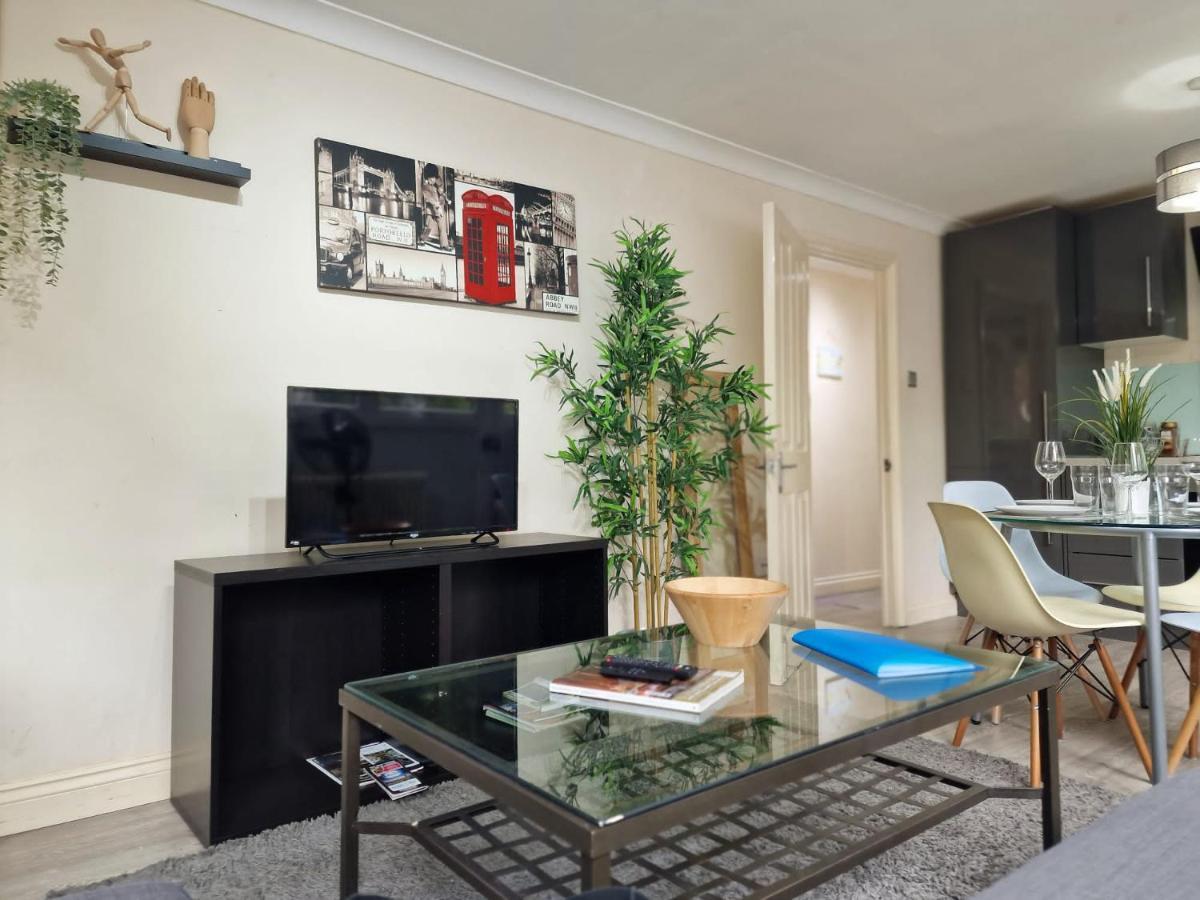 2 Bedrooms Flat In Great Location! London Bagian luar foto