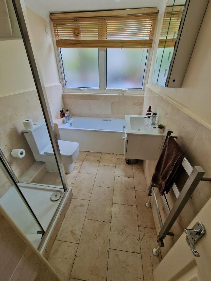 2 Bedrooms Flat In Great Location! London Bagian luar foto